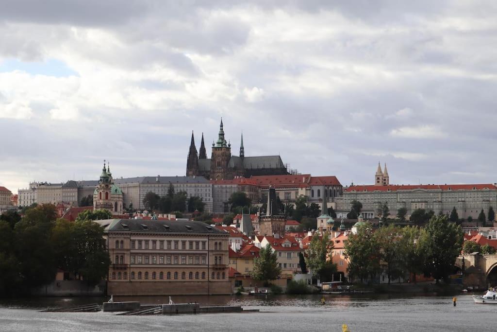 Modern Apartment In The Center Of Praha Exteriér fotografie