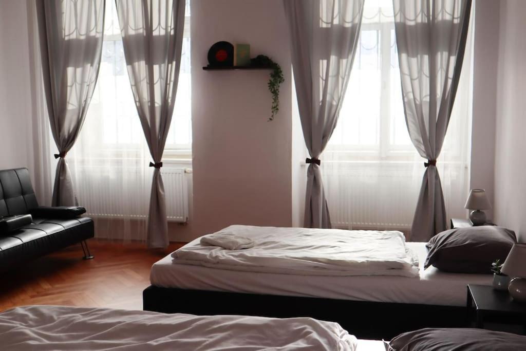 Modern Apartment In The Center Of Praha Exteriér fotografie