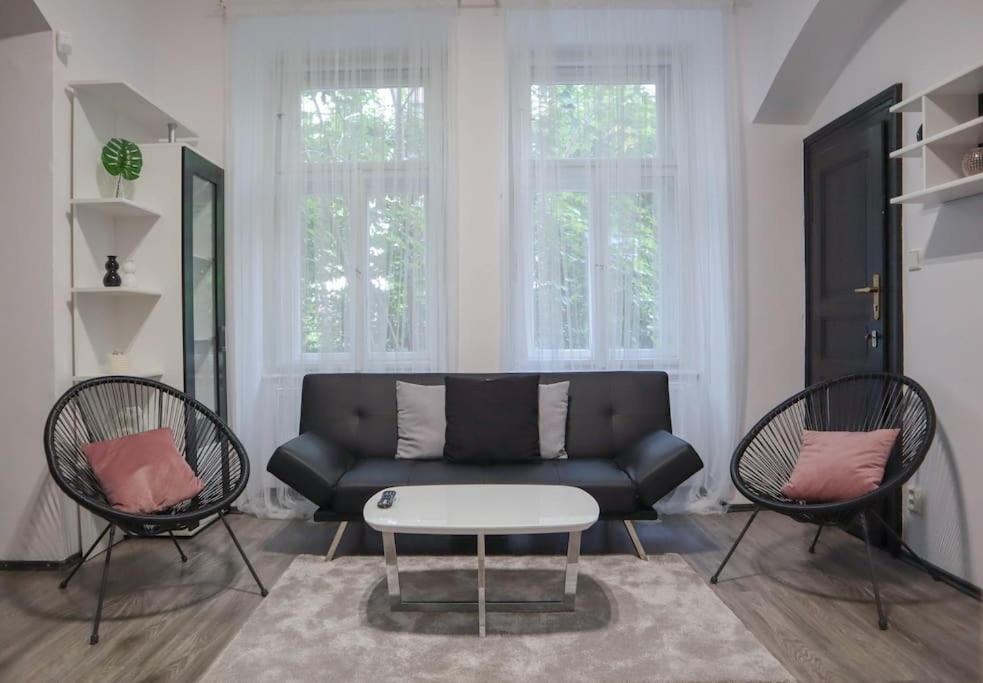 Modern Apartment In The Center Of Praha Exteriér fotografie